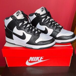 Nike Men's Black and White Panda Dunks